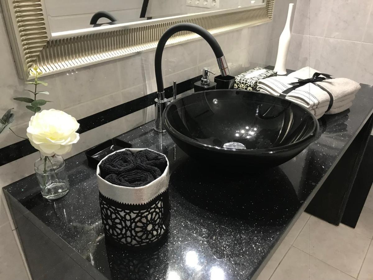 شقة Luxury Basement In The Surrounding Of Budapest Mogyoród المظهر الخارجي الصورة