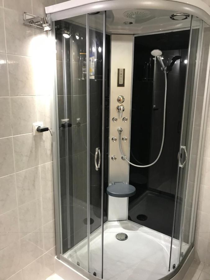 شقة Luxury Basement In The Surrounding Of Budapest Mogyoród المظهر الخارجي الصورة