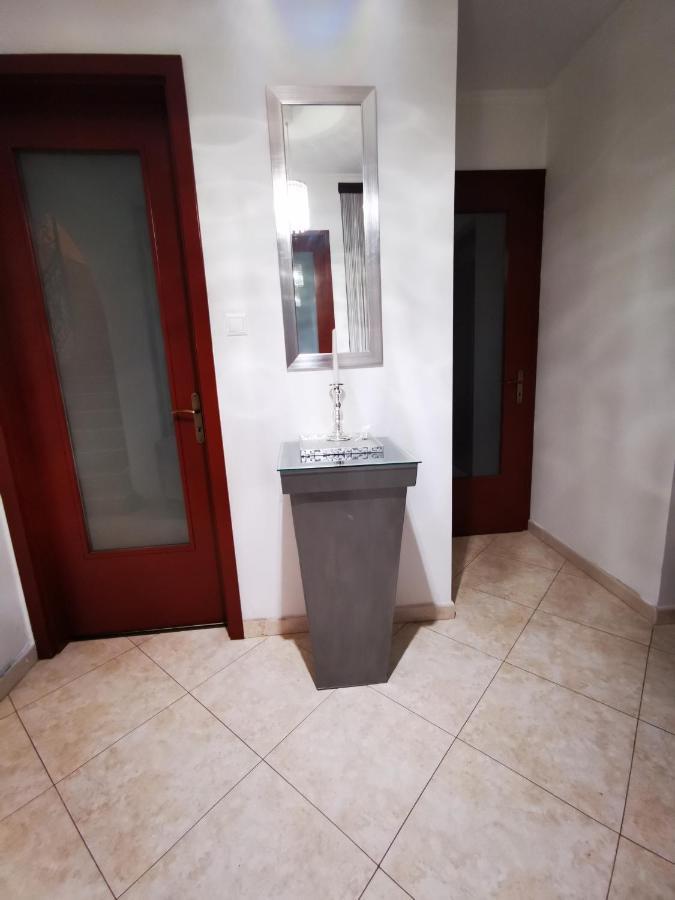 شقة Luxury Basement In The Surrounding Of Budapest Mogyoród المظهر الخارجي الصورة
