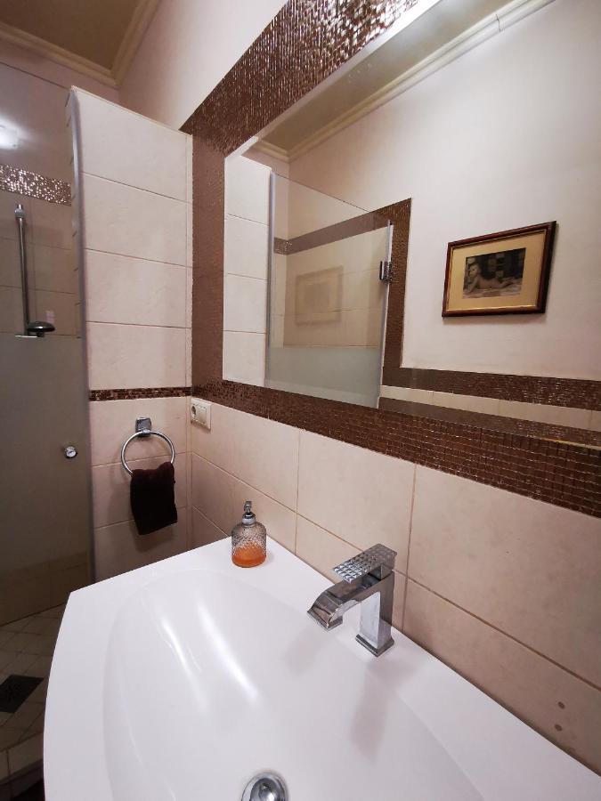 شقة Luxury Basement In The Surrounding Of Budapest Mogyoród المظهر الخارجي الصورة
