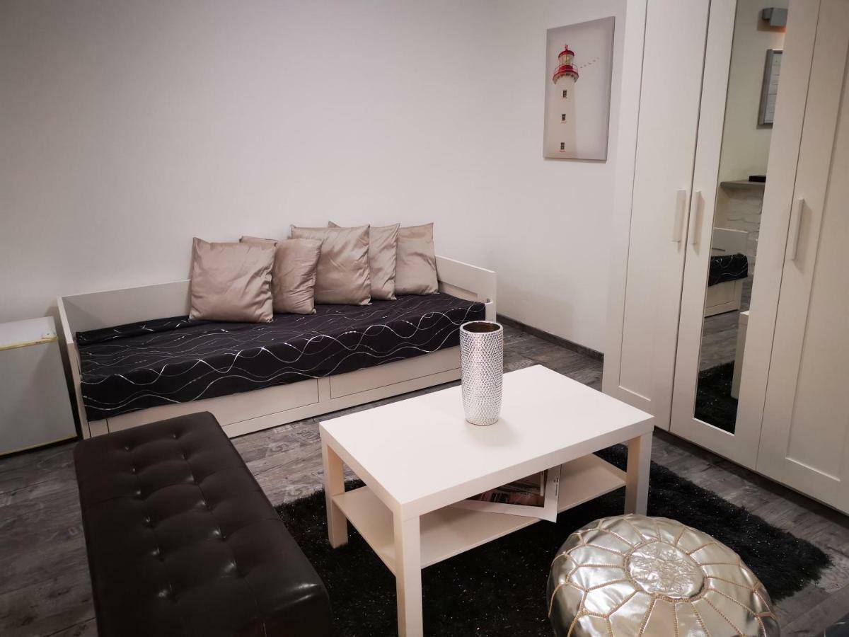 شقة Luxury Basement In The Surrounding Of Budapest Mogyoród المظهر الخارجي الصورة