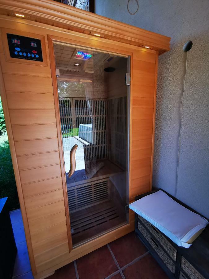 شقة Luxury Basement In The Surrounding Of Budapest Mogyoród المظهر الخارجي الصورة